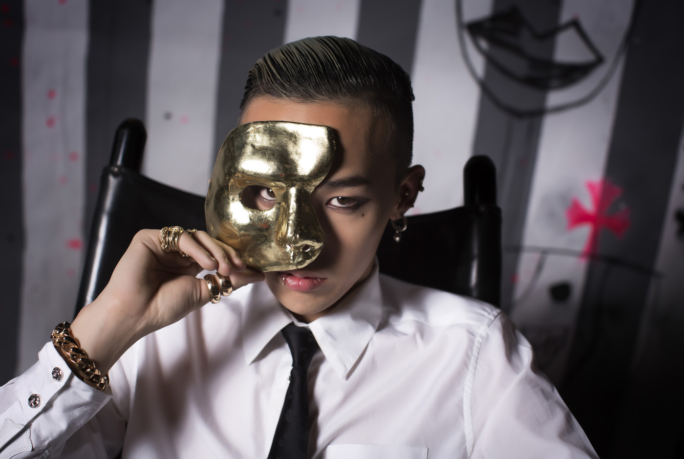 G-Dragon Gold Mask Hollywood, CA 2012